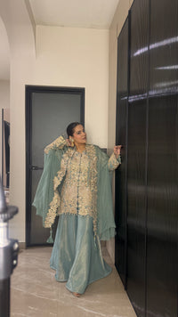 Indo-Western Sequence work with thread embroidery pearls tassels cape style 3 pcs set Ensemble |