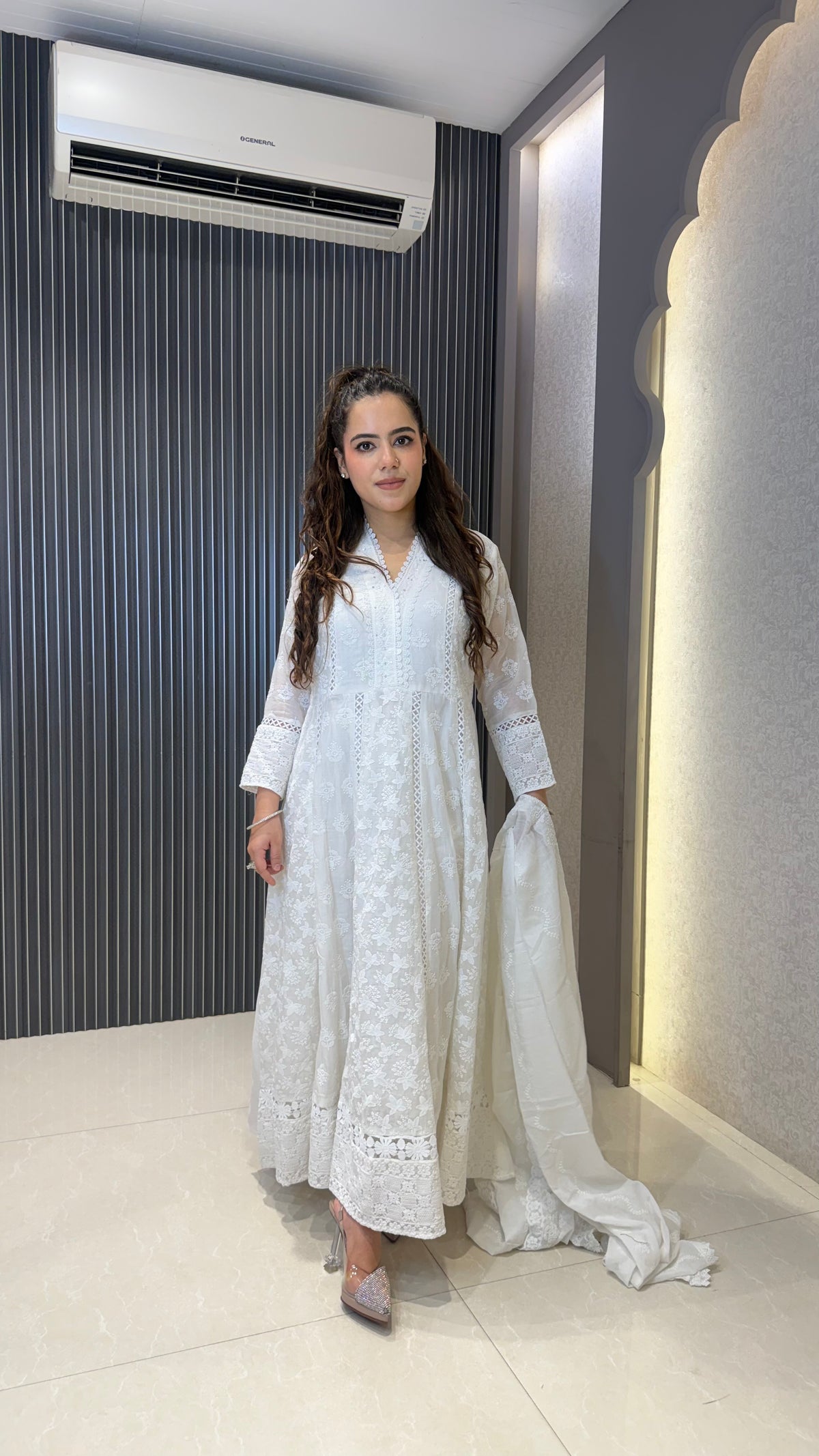 Women’s Mul Cotton Chikankari Suit Set with Thread Embroidery | Elegant Ethnic Wear