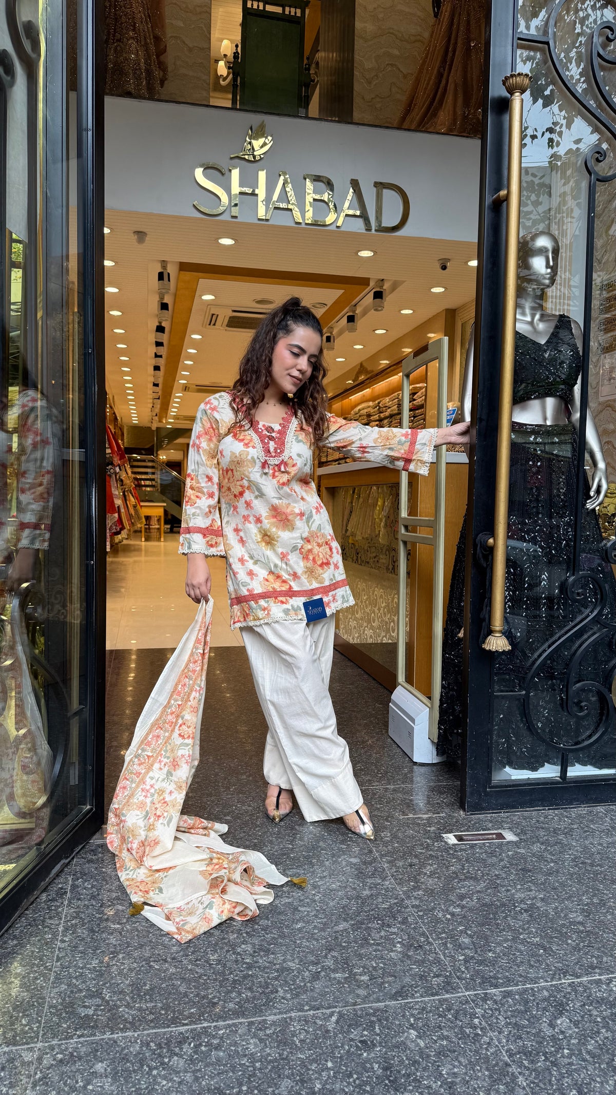 Budget-Friendly Printed Cotton Suit Set with Farshi Salwar & Mirror Lace Neckline | Up to Size 46 (Copy)