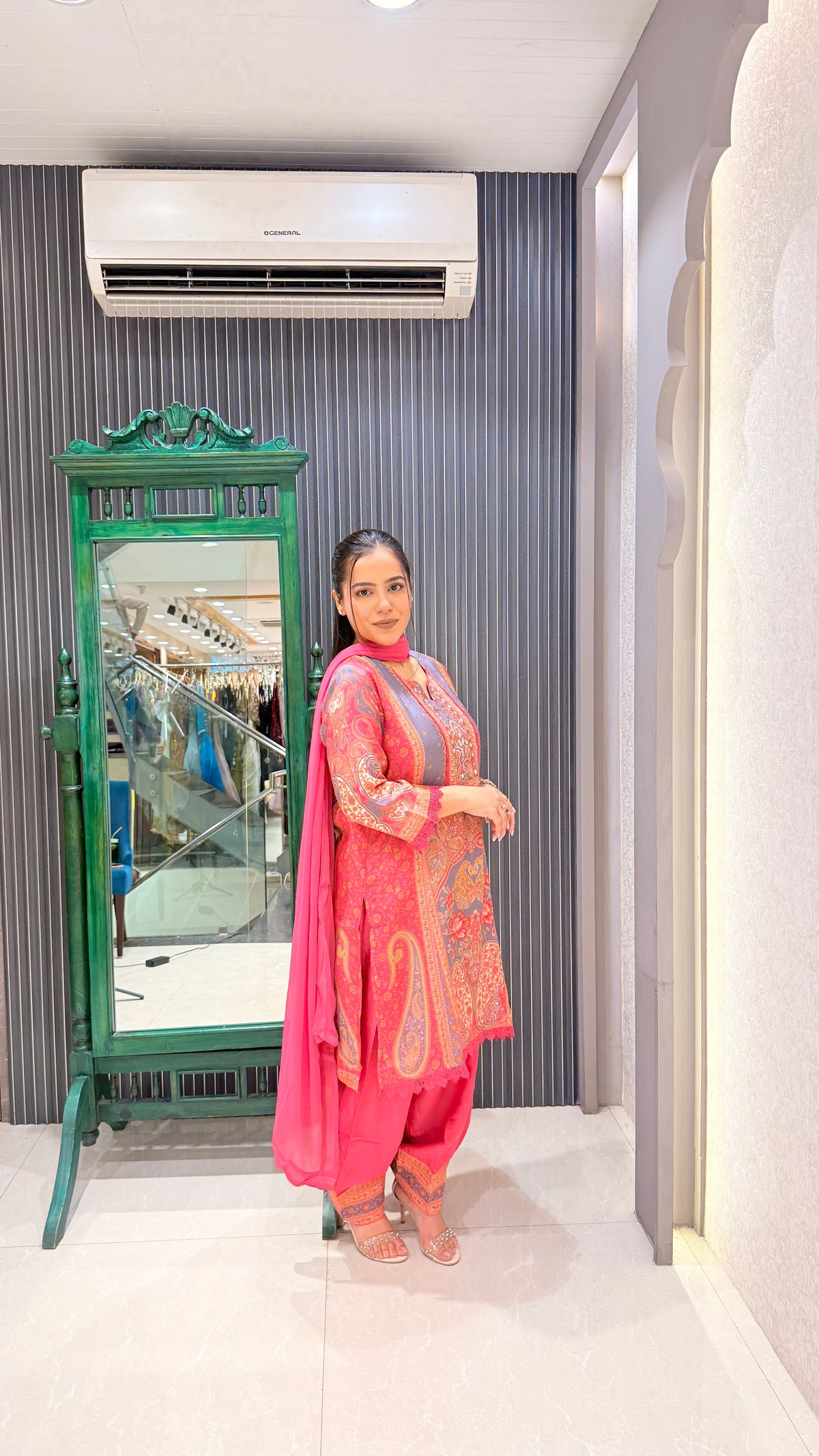 Printed Muslin Suit with Mirror Work