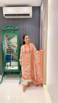 Printed muslin Suit Set with mirror highlighting neckline