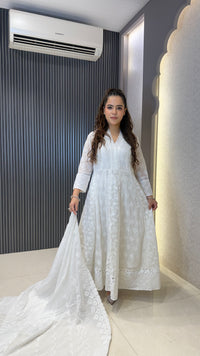 Women’s Mul Cotton Chikankari Suit Set with Thread Embroidery | Elegant Ethnic Wear