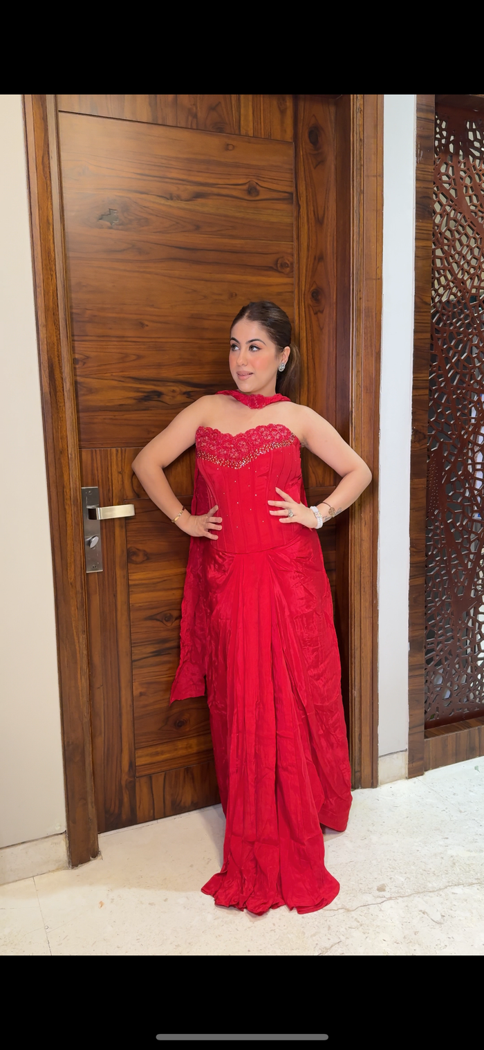 Drape Collection Crepe Saree with Corset Blouse & Choker Dupatta