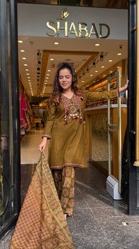 Budget-Friendly Akrakh Print Suit Set with Farshi Bottom