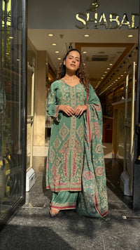 Crepe Digital Print Suit Set with Zari Outline Work for Women