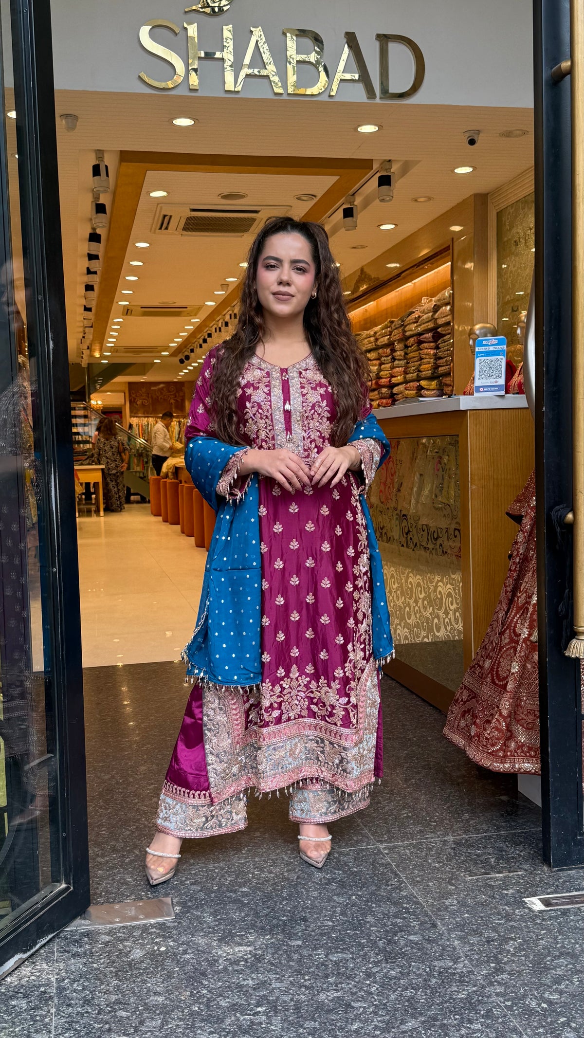 Long Pakistani Suit Set in Satin Silk with Beads Handwork (Copy)