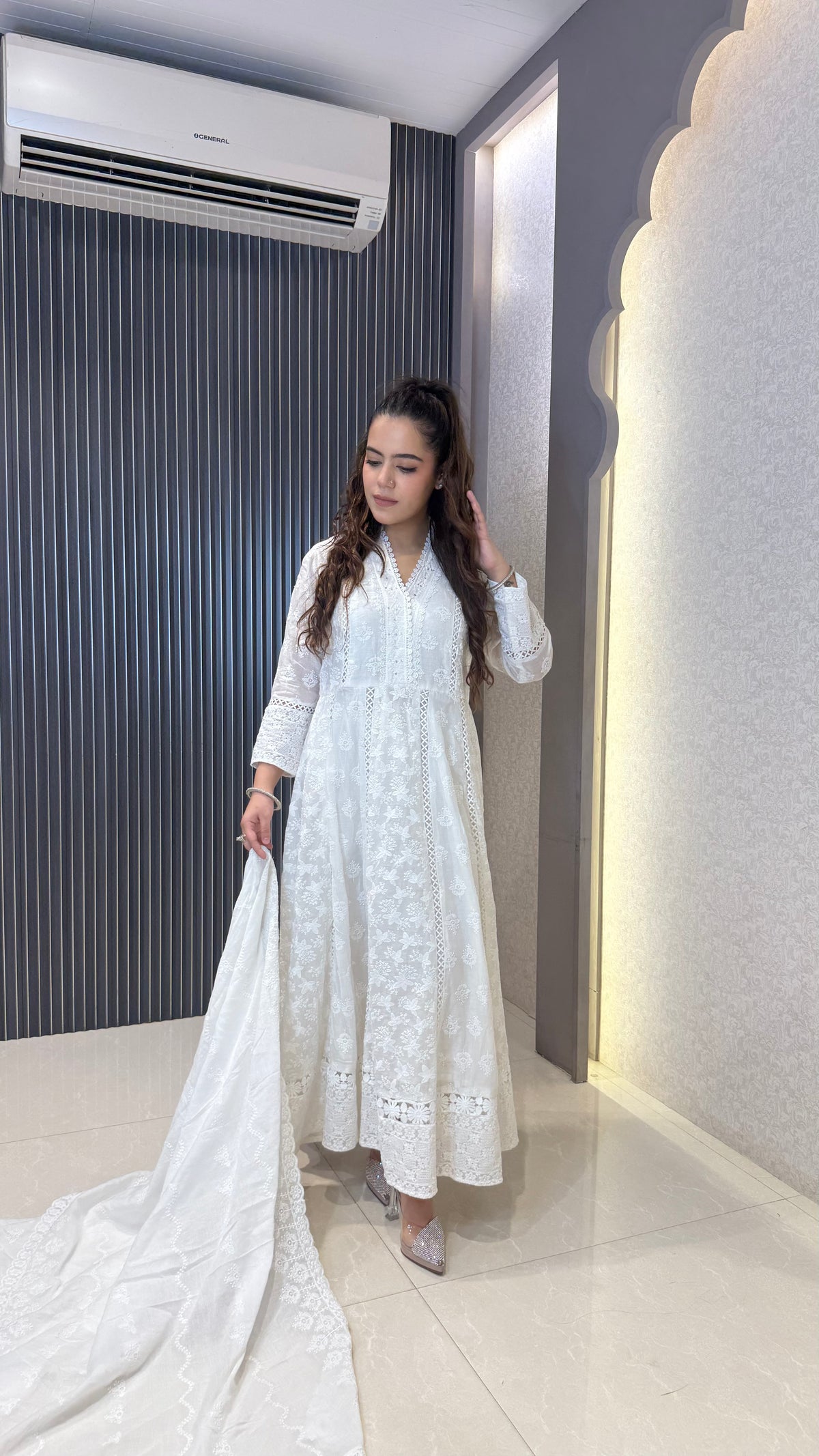 Women’s Mul Cotton Chikankari Suit Set with Thread Embroidery | Elegant Ethnic Wear