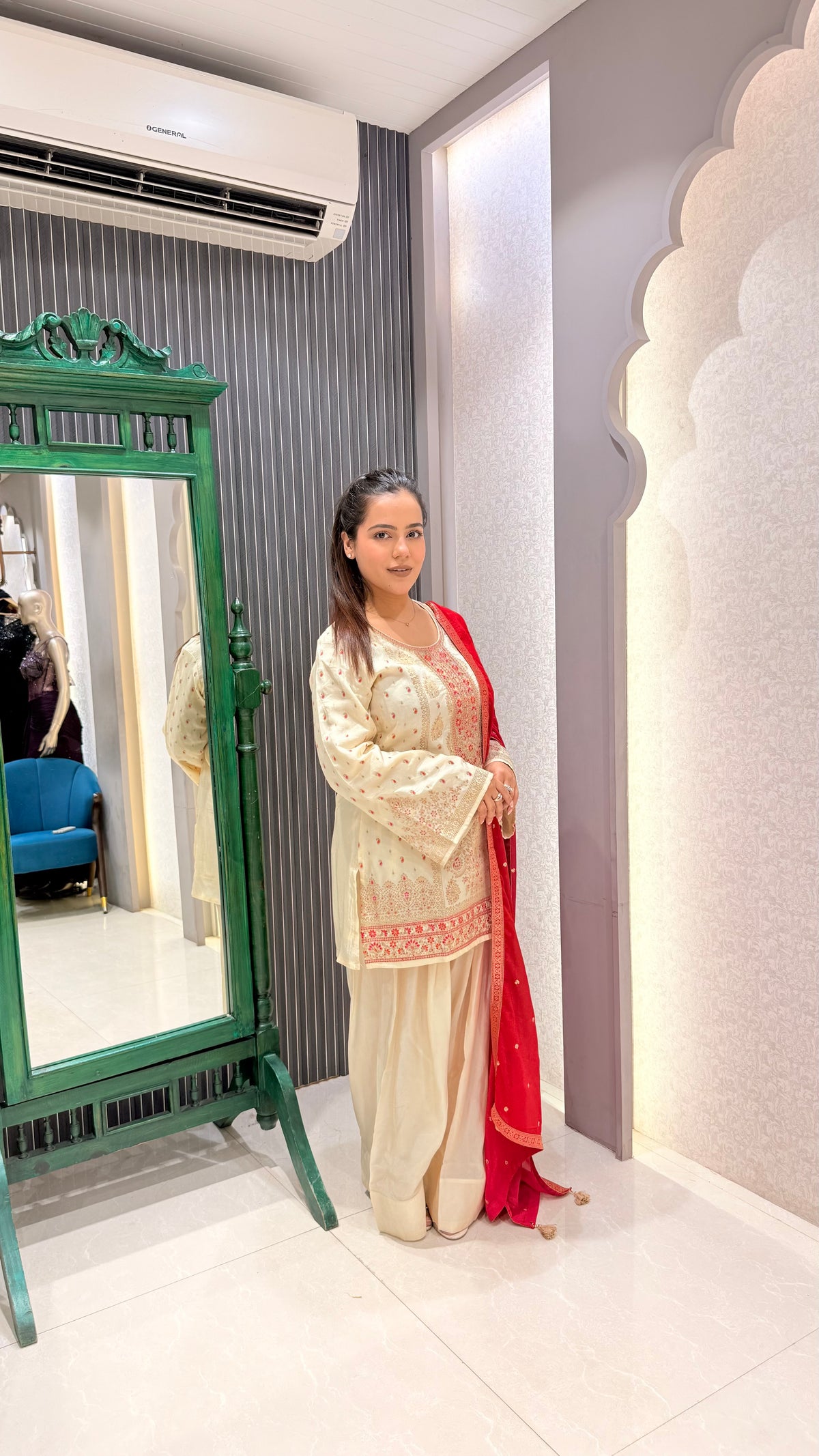 Banarasi Weaving Suit Set