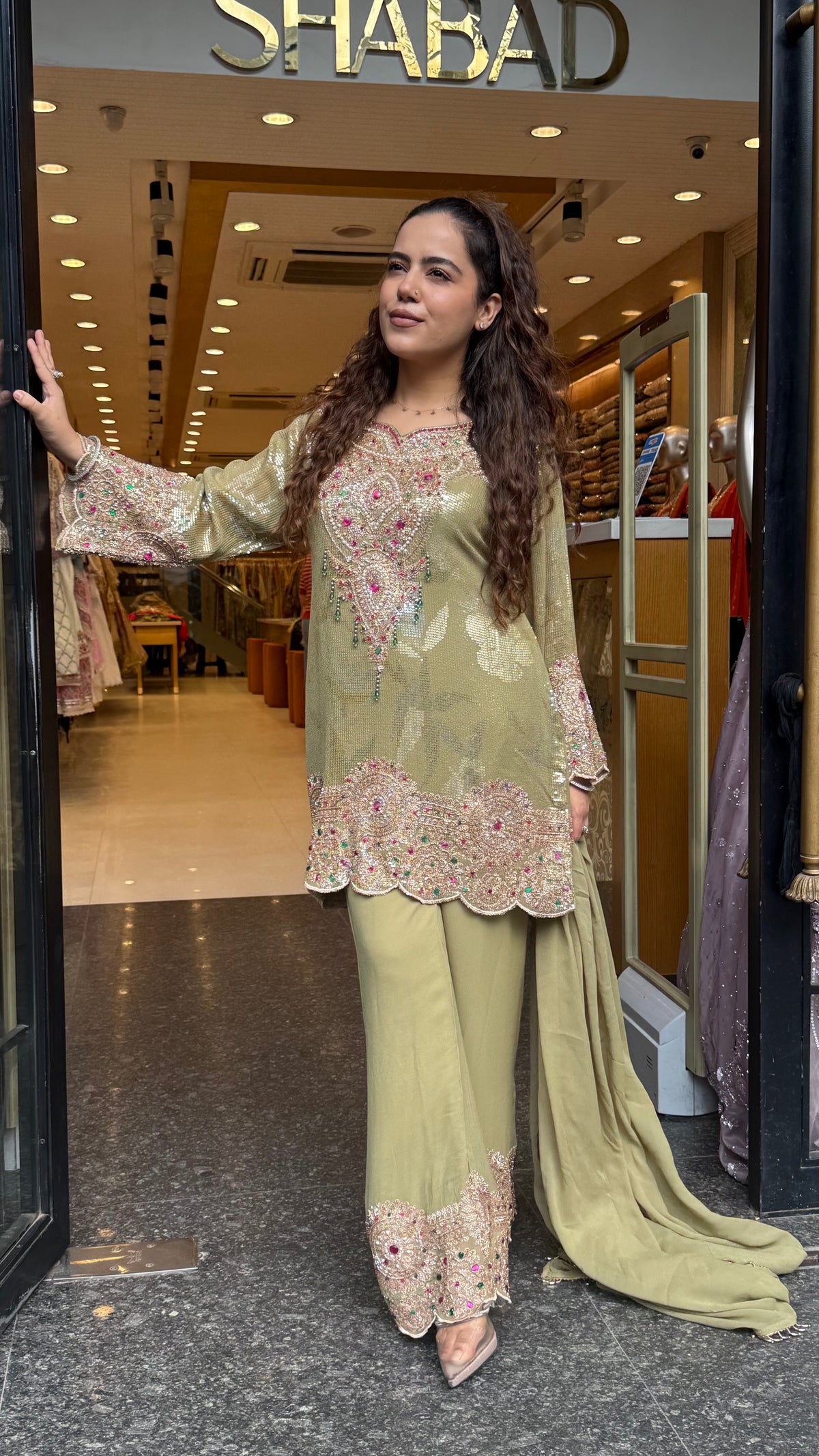 Designer Short Pakistani Suit Set with Sequin, Thread Embroidery & Pearl Detailing | Festive Wear