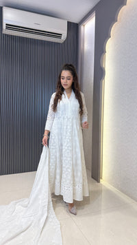 Women’s Mul Cotton Chikankari Suit Set with Thread Embroidery | Elegant Ethnic Wear
