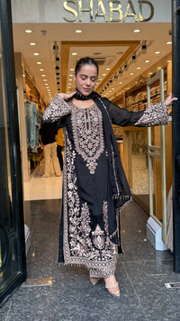 Chinon Embroidered Suit Set with Beads & Thread Work