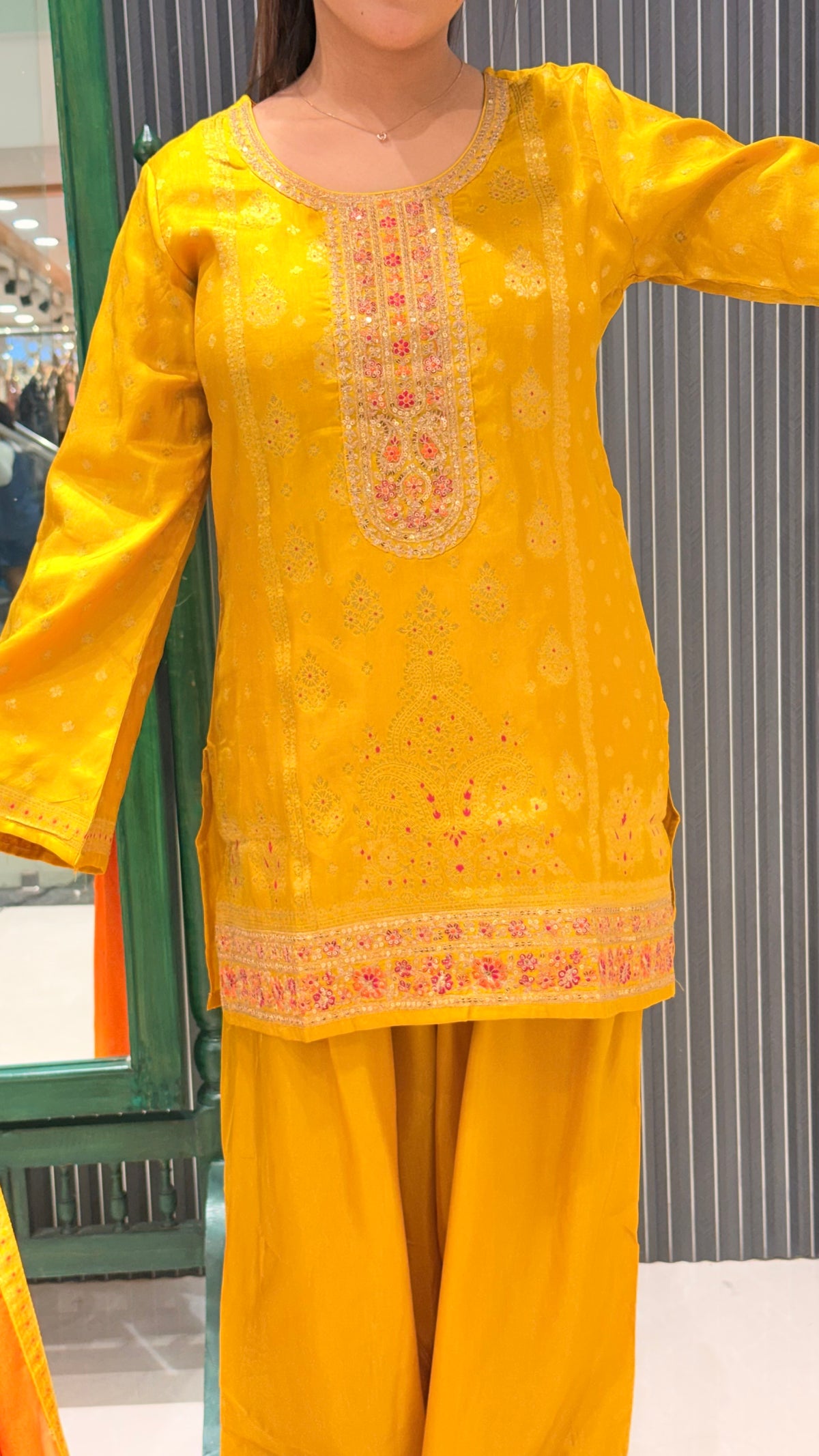 Banarasi Weaving Suit Set