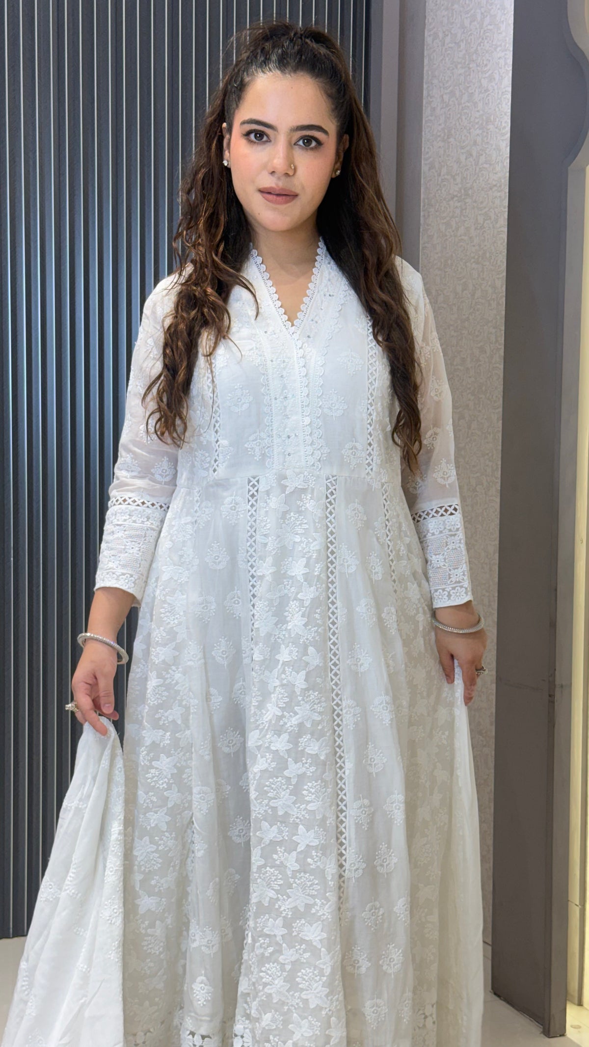 Women’s Mul Cotton Chikankari Suit Set with Thread Embroidery | Elegant Ethnic Wear