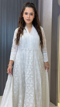 Women’s Mul Cotton Chikankari Suit Set with Thread Embroidery | Elegant Ethnic Wear