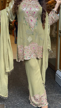 Designer Short Pakistani Suit Set with Sequin, Thread Embroidery & Pearl Detailing | Festive Wear