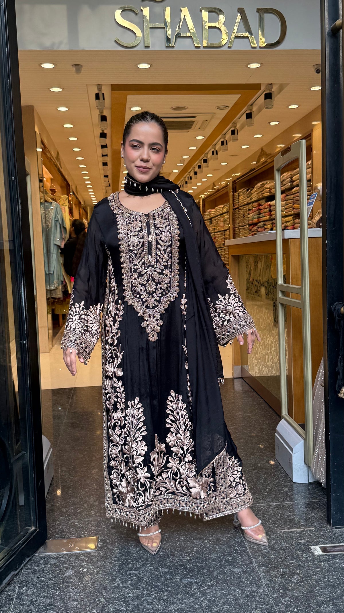 Chinon Embroidered Suit Set with Beads & Thread Work