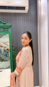 Printed muslin Suit Set with mirror highlighting neckline