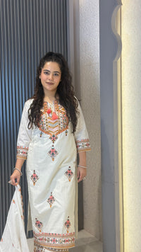 Budget-Friendly Mirror Work Suit Set with Thread Embroidery