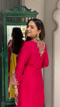 Elegant Sequin & Pearl Detail Suit – Up to Size 46