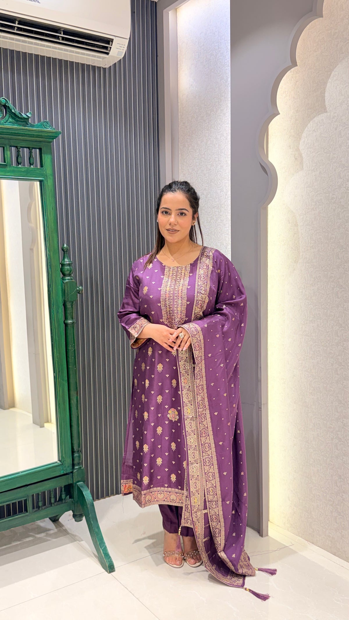 Banarasi Weaving Suit