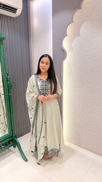 Cotton Shimmer Suit with Thread Embroidery