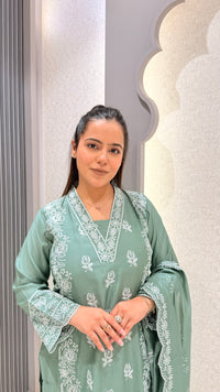 Muslin Suit with Thread Embroidery