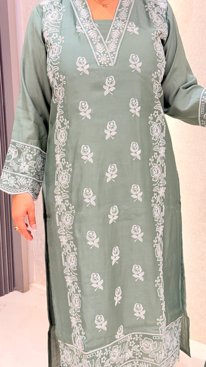 Muslin Suit with Thread Embroidery