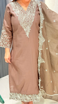 Muslin Suit with Thread Embroidery