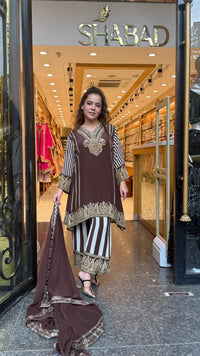 Budget-Friendly Digital Print Crepe Suit Set with Leather & Mirror Work