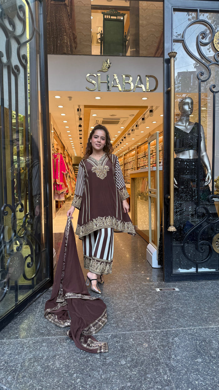Budget-Friendly Digital Print Crepe Suit Set with Leather & Mirror Work