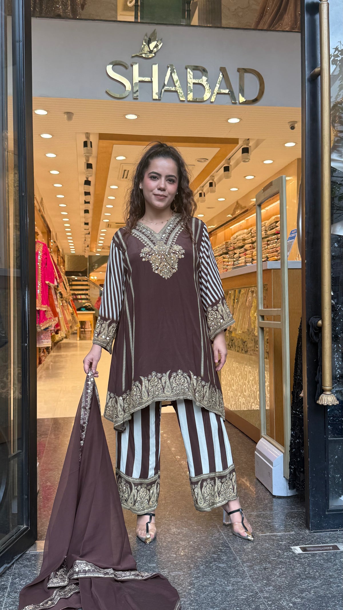 Budget-Friendly Digital Print Crepe Suit Set with Leather & Mirror Work