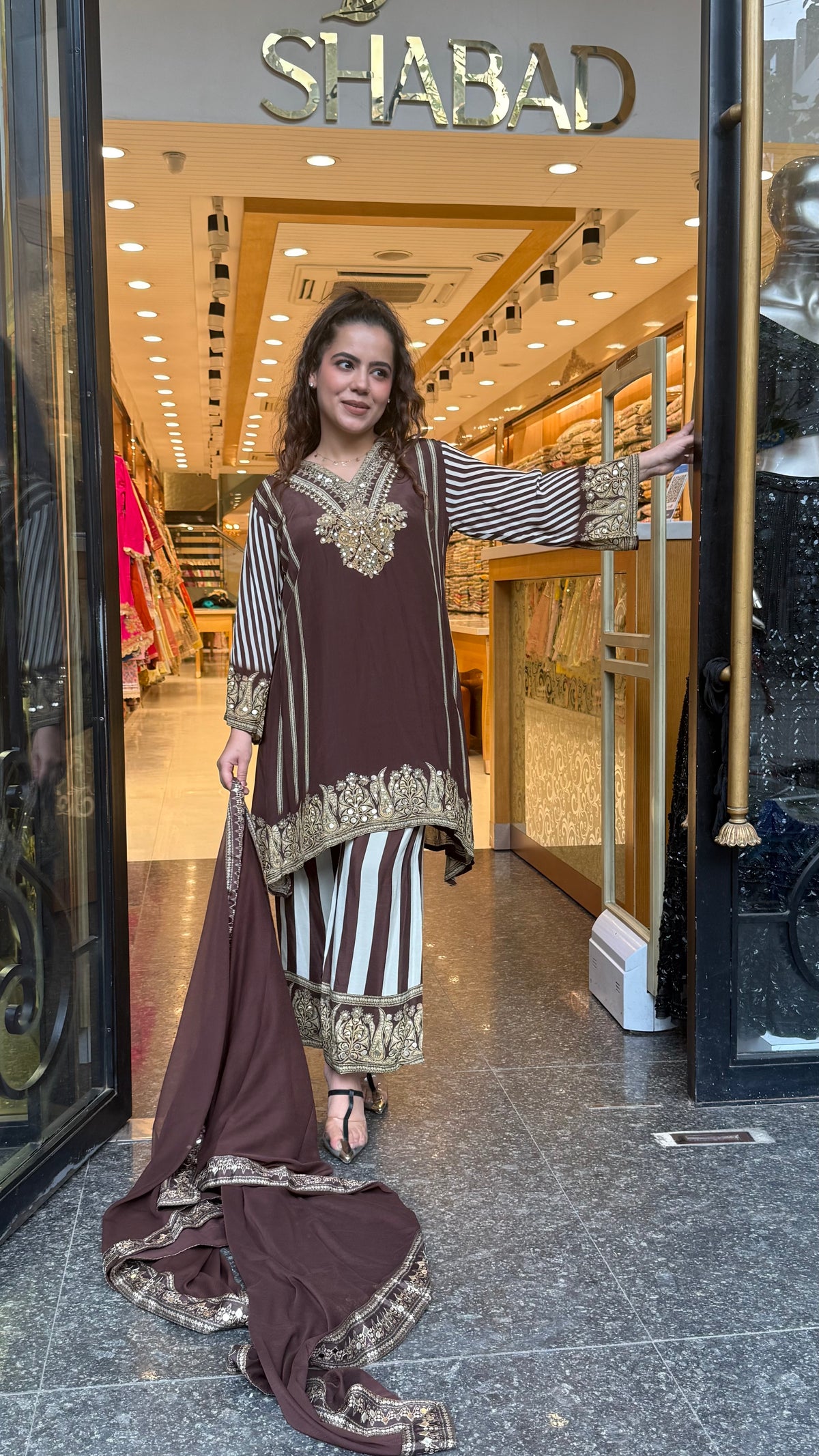 Budget-Friendly Digital Print Crepe Suit Set with Leather & Mirror Work
