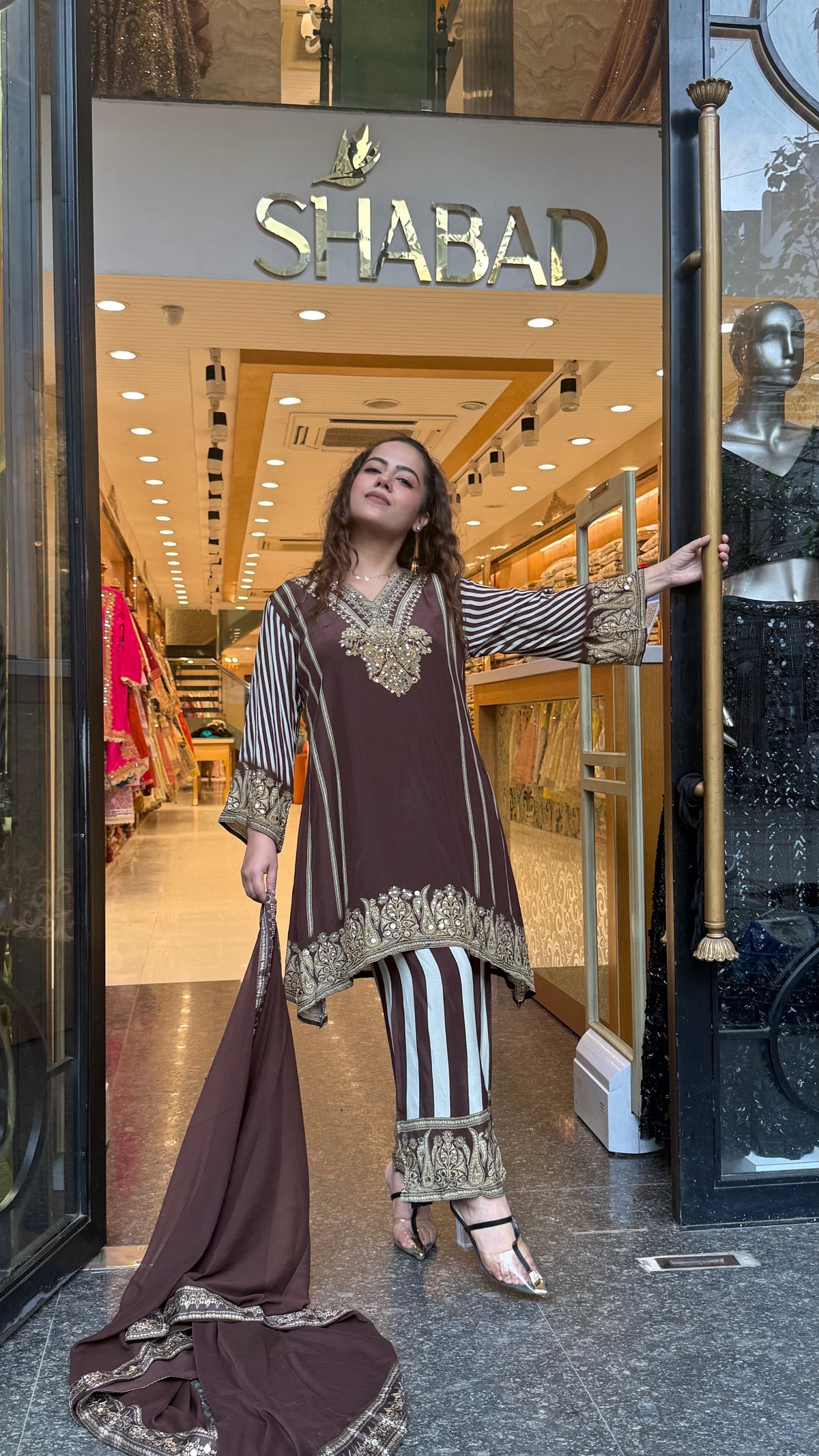 Budget-Friendly Digital Print Crepe Suit Set with Leather & Mirror Work