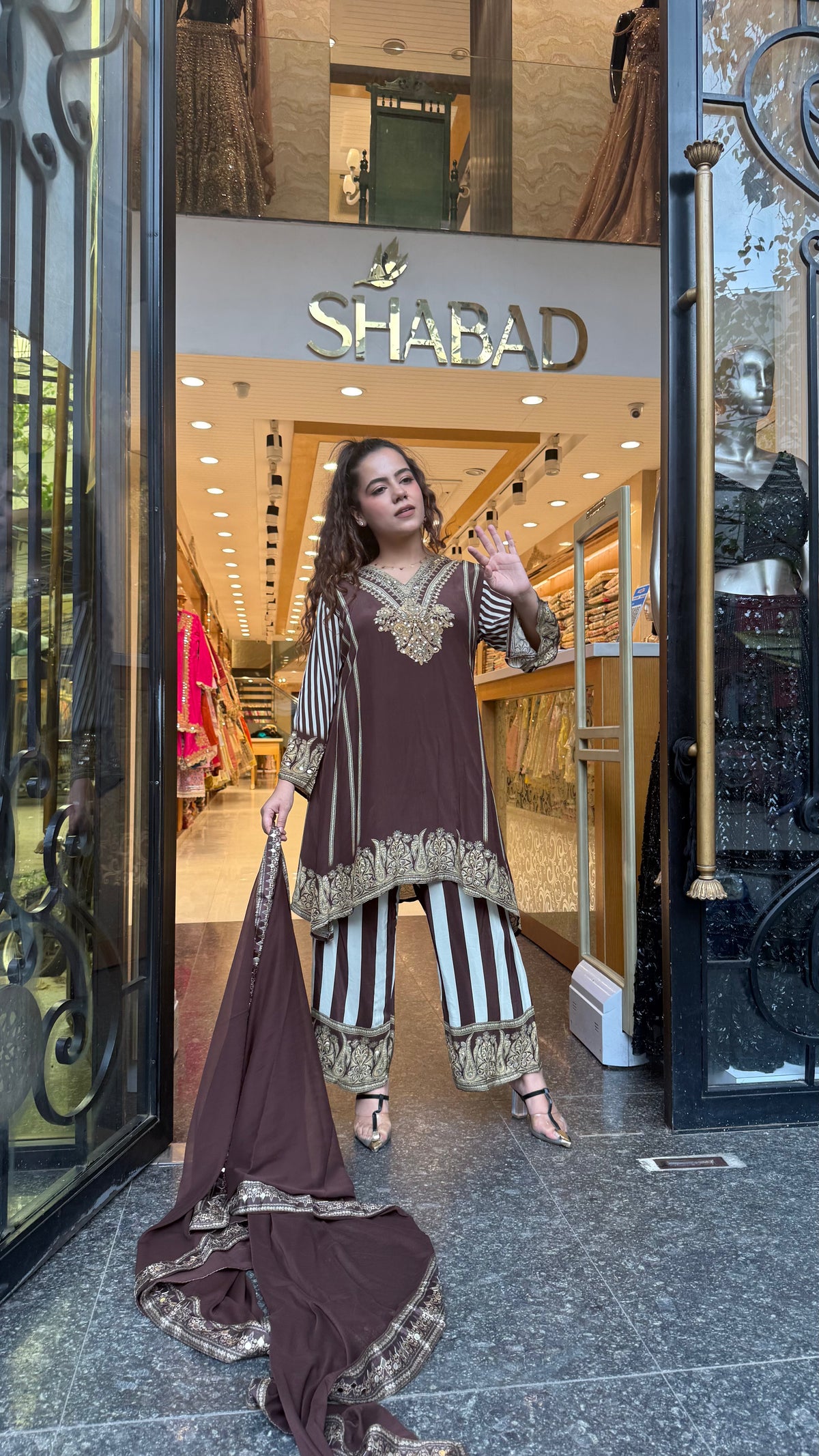 Budget-Friendly Digital Print Crepe Suit Set with Leather & Mirror Work