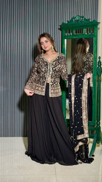 Exquisite Mirror Detailing Embroidery Ensemble – Chic & Timeless