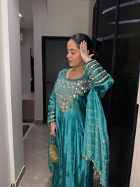 Velvet Suit with Dori, Sequin & Gotta Detailing | Festive Ethnic Wear