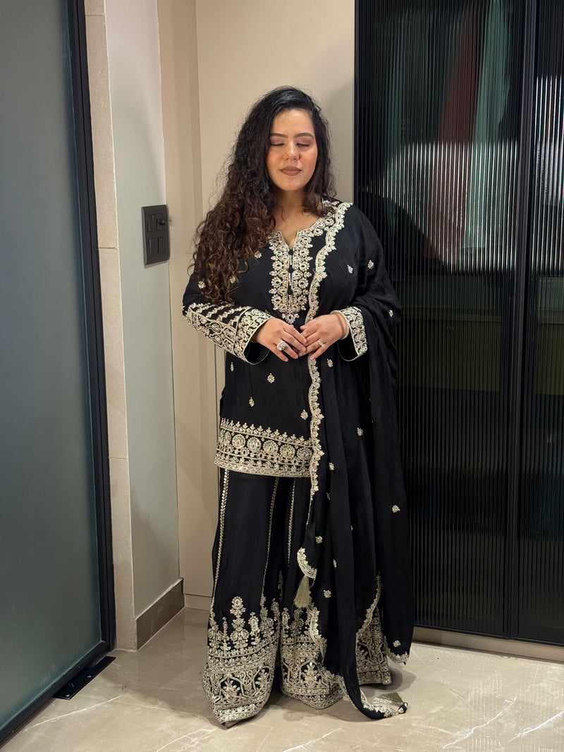 Dori Work Suit with Hand Detailing – Sizes Up to 46 (Copy)