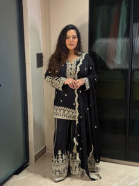 Dori Work Suit with Hand Detailing – Sizes Up to 46 (Copy)