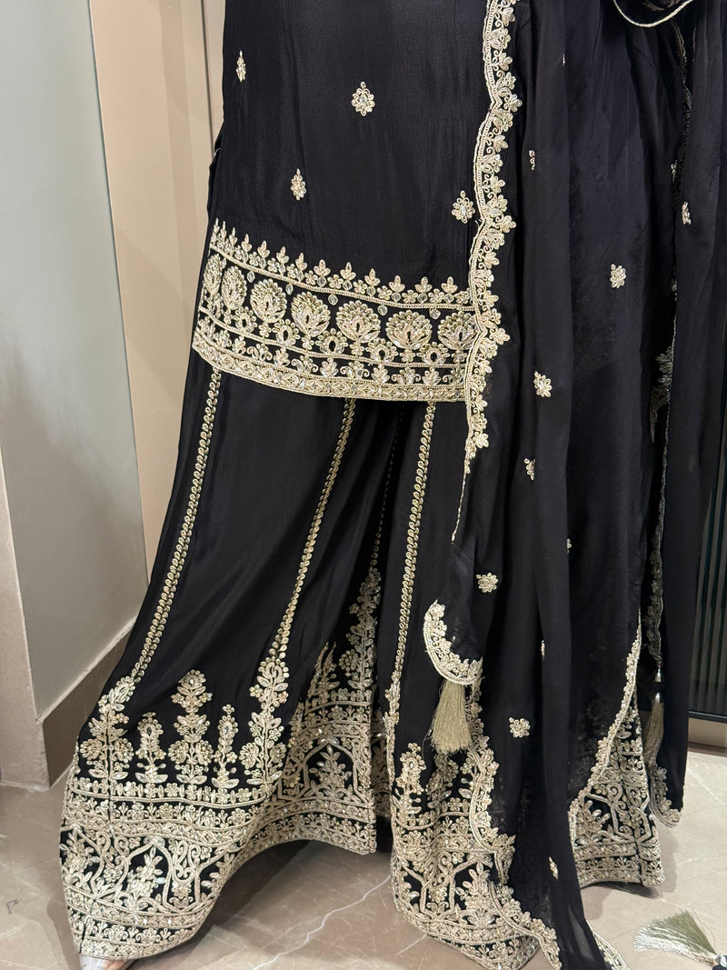 Dori Work Suit with Hand Detailing – Sizes Up to 46 (Copy)