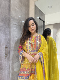 Digital Print Crepe Fabric Suit with Mirror Work