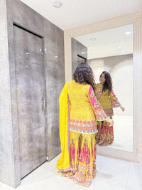 Digital Print Crepe Fabric Suit with Mirror Work
