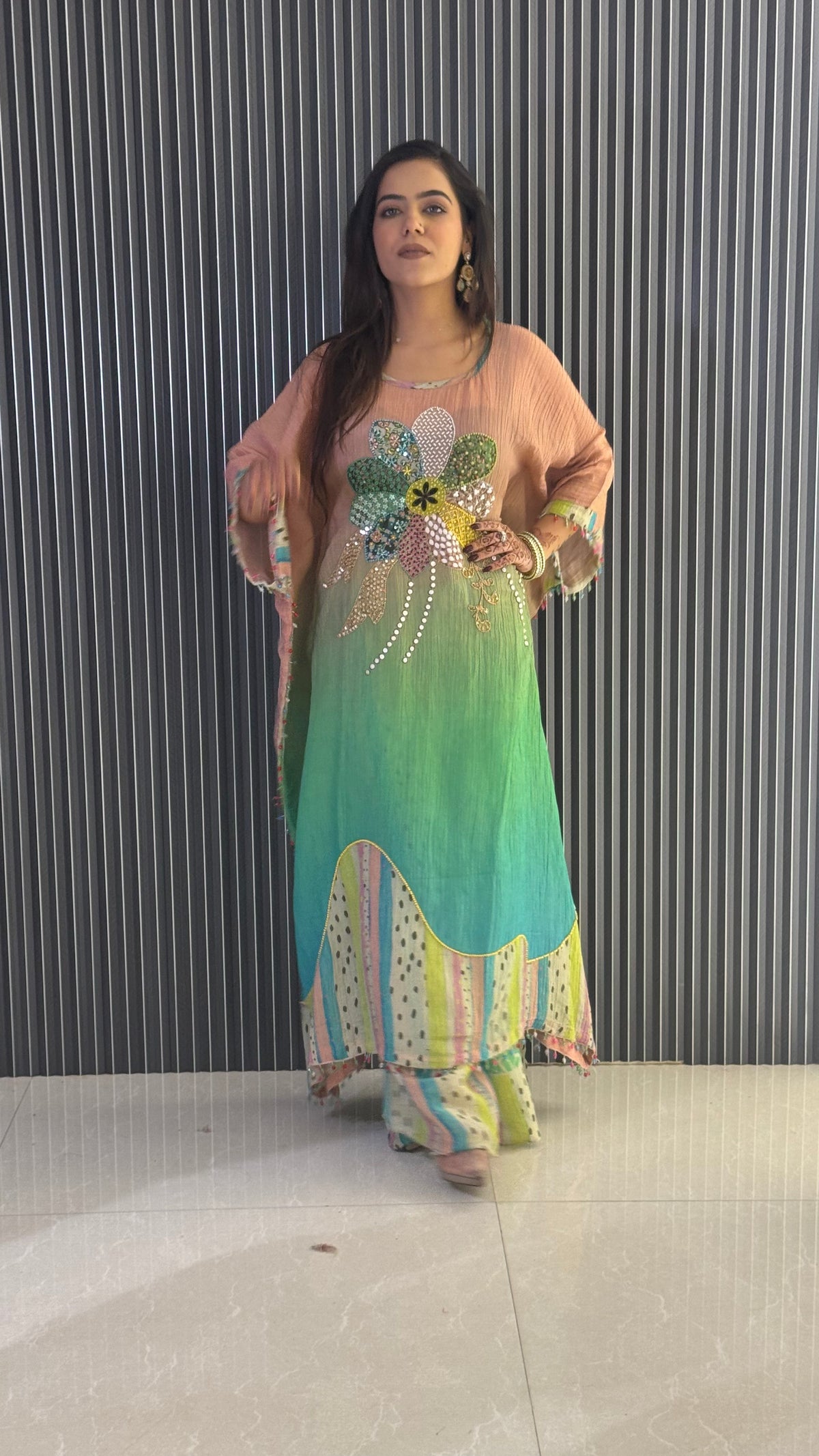 Elegant Kaftan Set with Pearl Cut Dana & Sequin Detailing