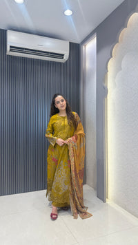 Women’s Long Pakistani Suit Set | Elegant Ethnic Wear for Festive Look