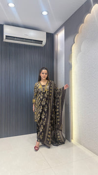 Women’s Ajrak Print Cotton Suit Set | Elegant Traditional Ethnic Wear
