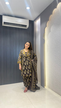 Women’s Ajrak Print Cotton Suit Set | Elegant Traditional Ethnic Wear