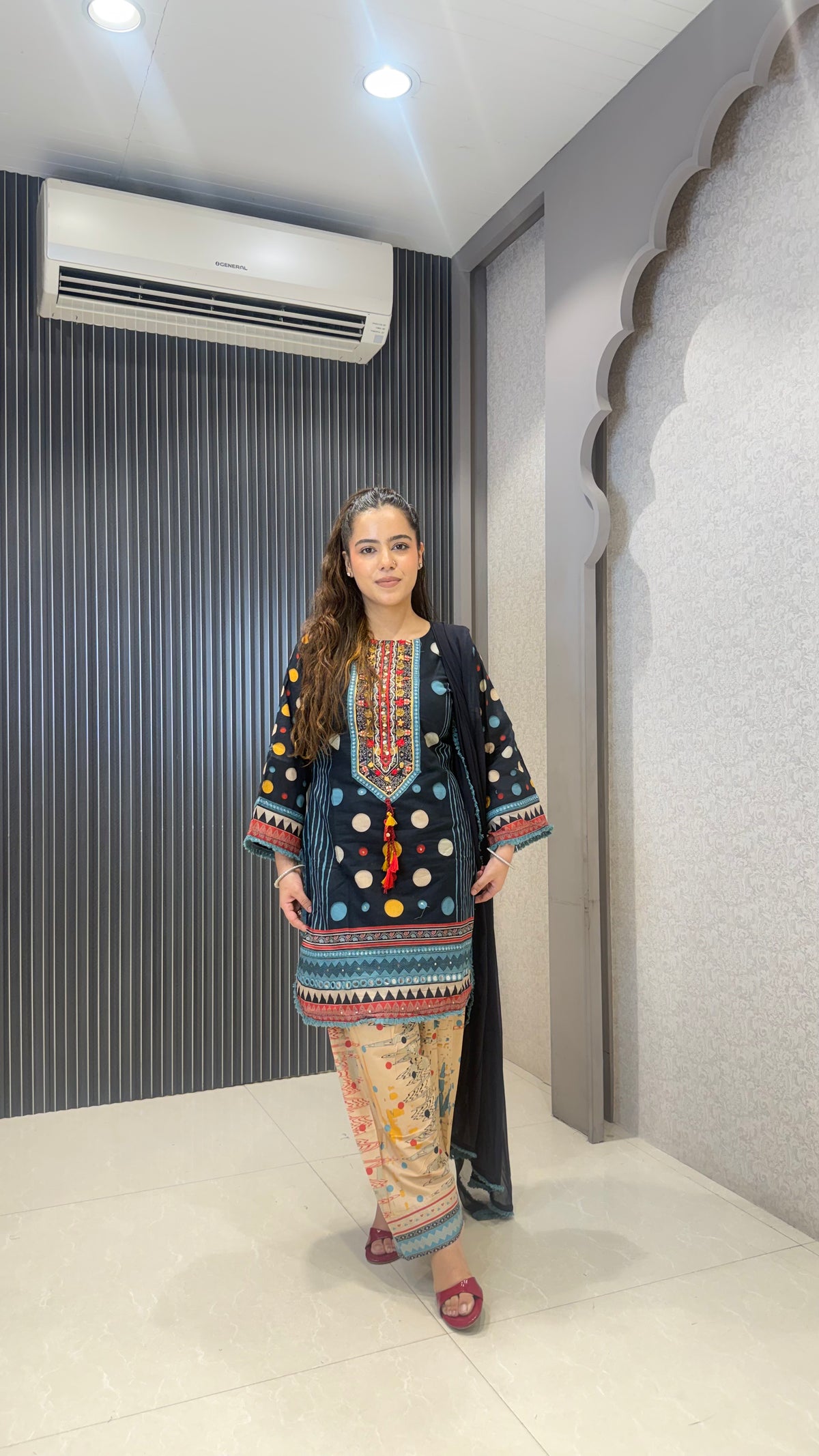 Women’s Multi Color Polka Dot Printed Suit with Handwork Neckline