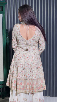Elegant Georgette Suit with Intricate Zari Embroidery