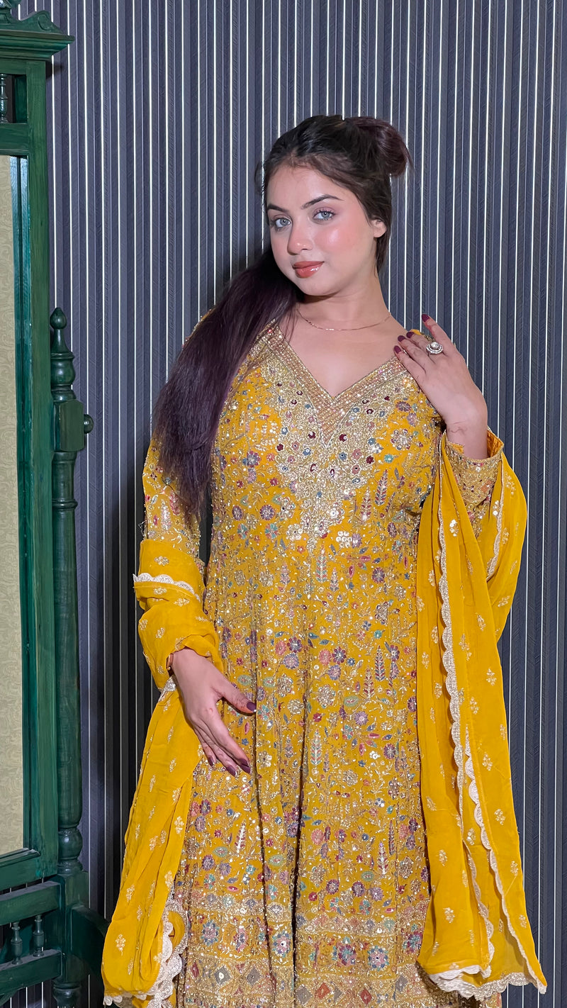 Elegant Georgette Suit with Intricate Zari Embroidery