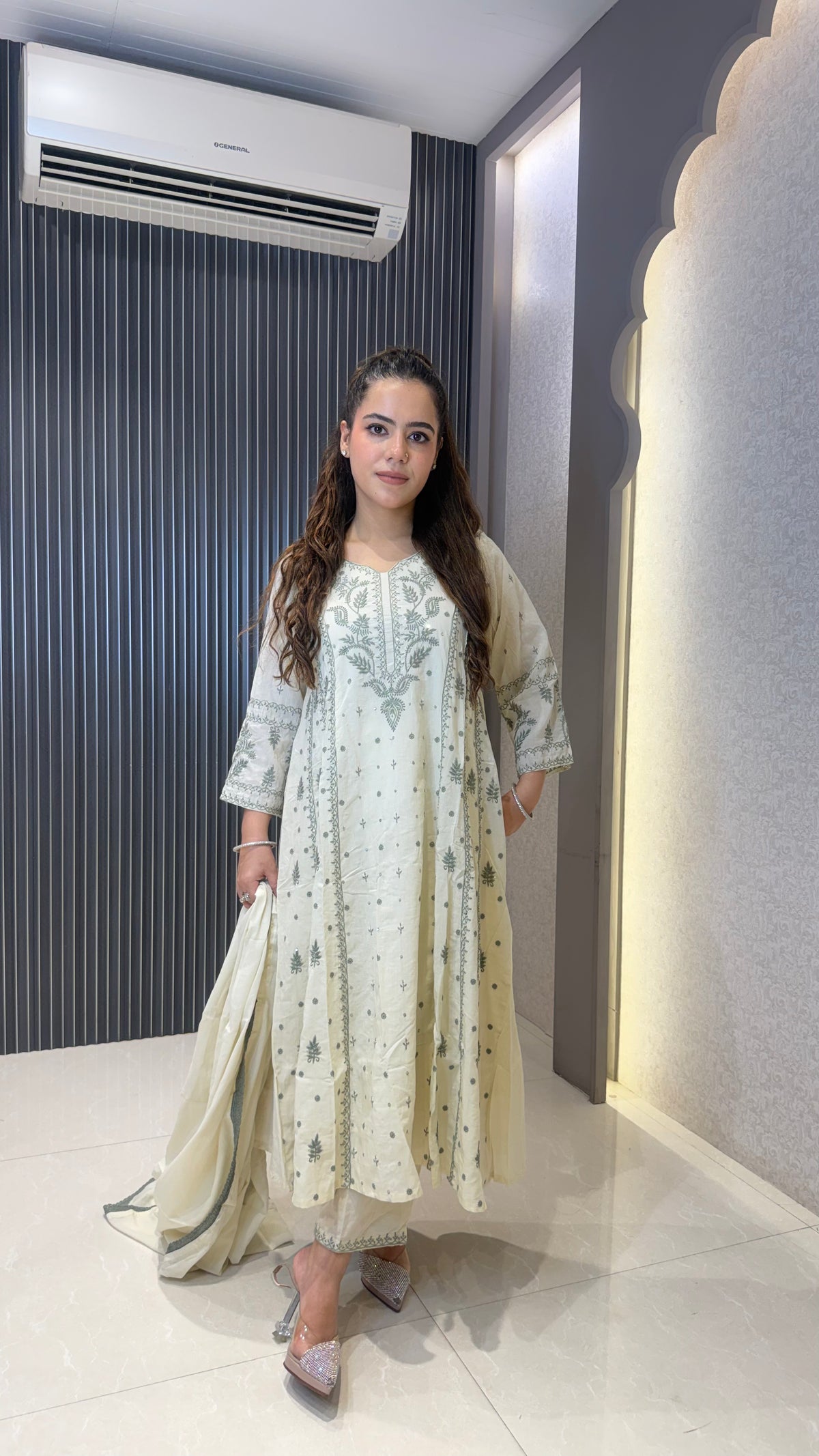 Women's Mul Chanderi Suit Set with Thread Embroidery & Sequin Work | Elegant Ethnic Wear |