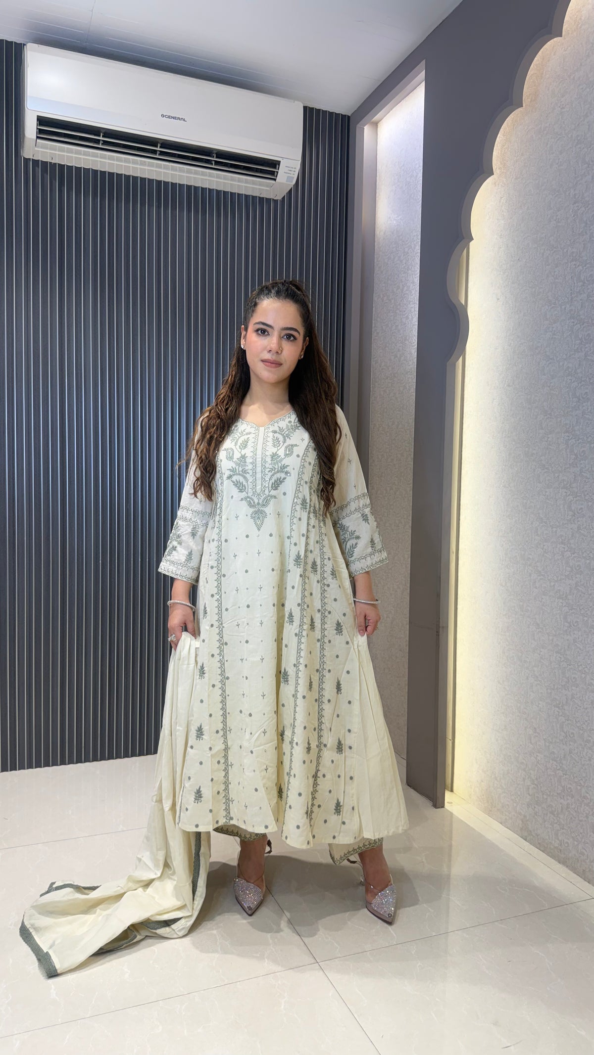 Women's Mul Chanderi Suit Set with Thread Embroidery & Sequin Work | Elegant Ethnic Wear |